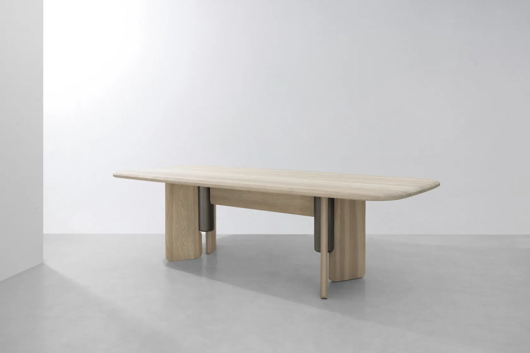 Faifo Dining Table