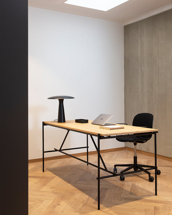 Oscar Desk