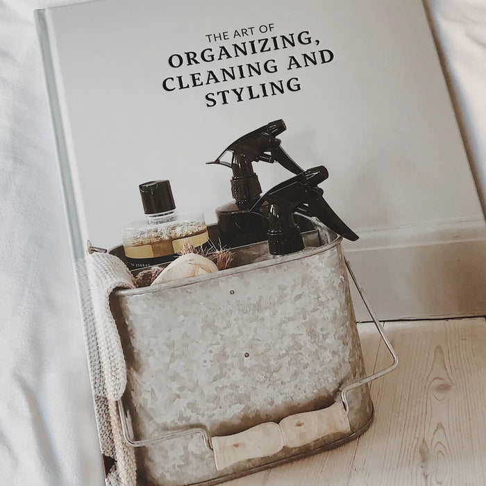 Humdakin Book: The Art of Organizing, Cleaning, & Styling