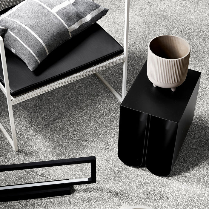 Curved Side Table - Black