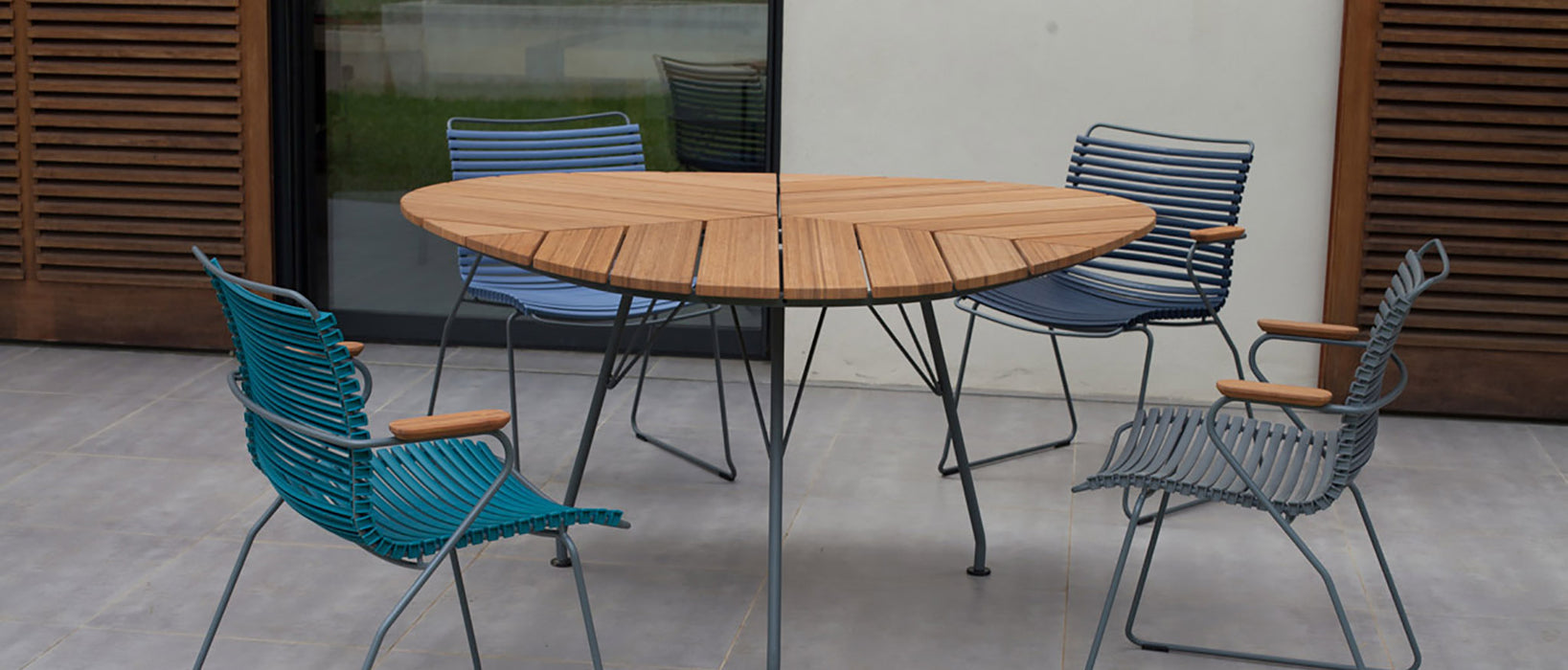 Leaf Outdoor Dining Table