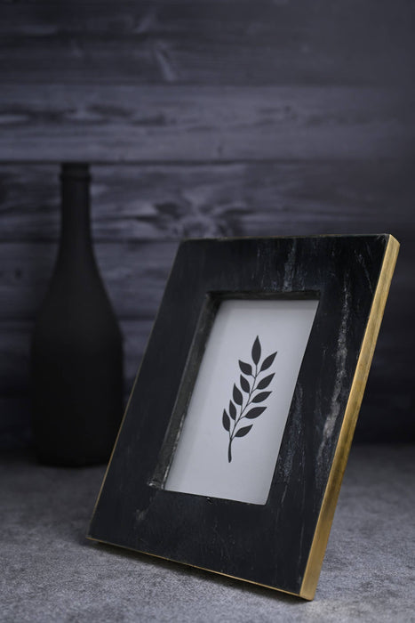 Picture Frame Large. Fits 7" X 5" Photo Brass/Black Marble