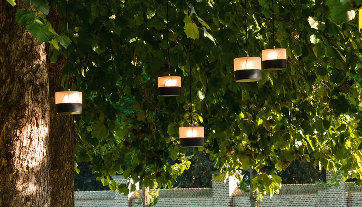 Glow Single: Outdoor Light with Heating
